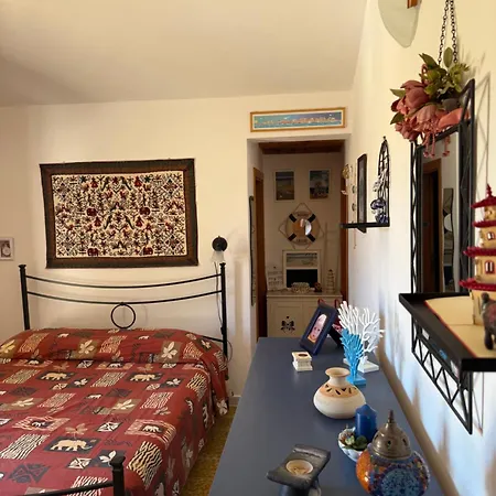 Lucia Villa *